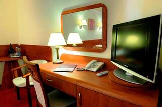 Отель Hotel Czardasz Spa & Wellness Плоцк Стандартный двухместный номер с 1 кроватью или 2 отдельными кроватями-4